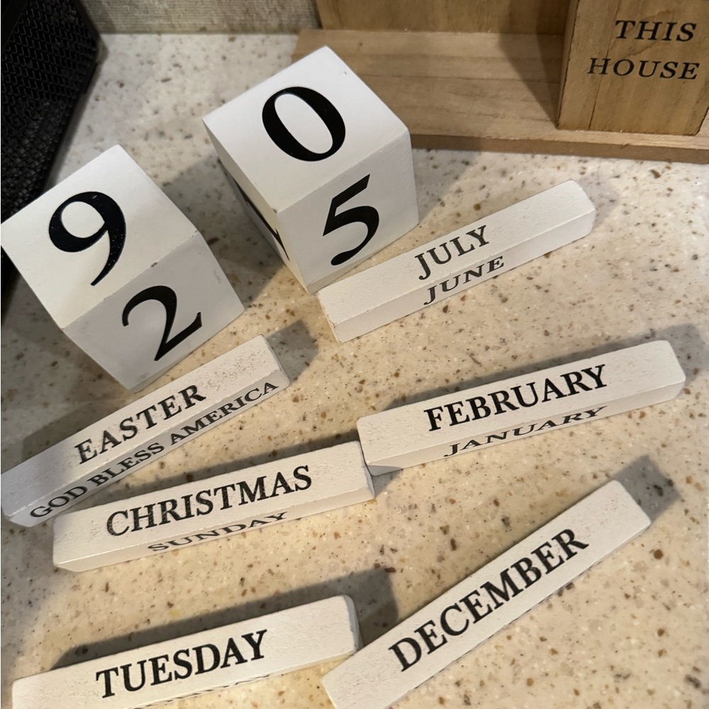 Wood Inspirational Calender - Picture 2 of 3